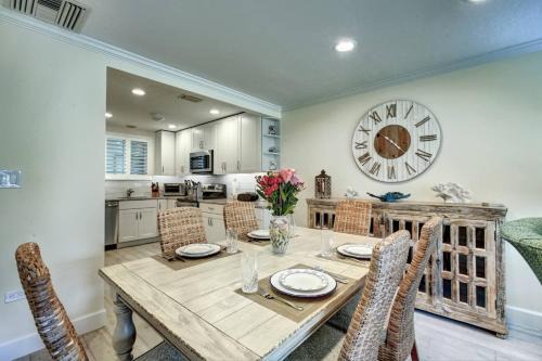 Saint Armands Key House | Kingston Arms 1st Floor Right