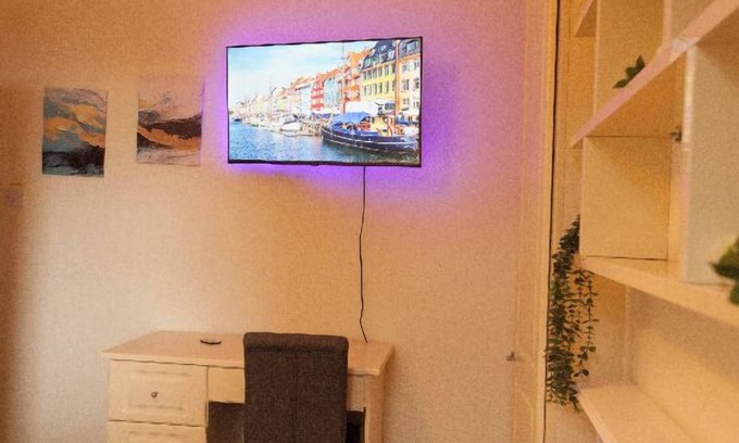 Canbury Apartment | Kingston Central Garden House with Free Parking