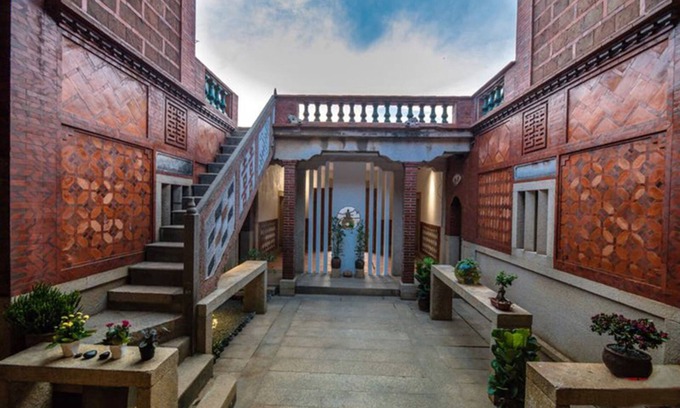 Siming Bed & Breakfast | Kinmen redbrick houses across Hope