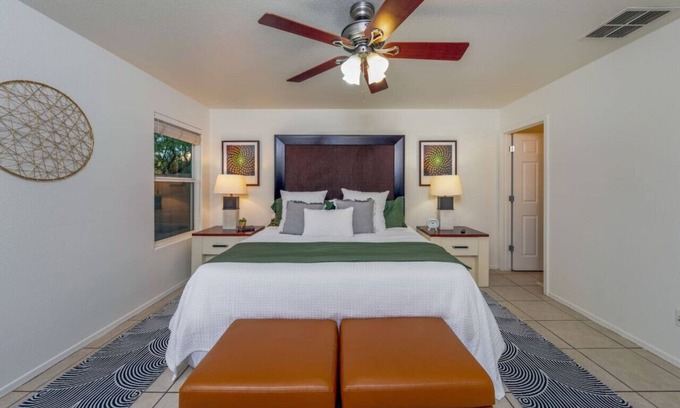 Tucson House | KINO/Sleeps 8/4 BR/2 BA/Garage/Fenced