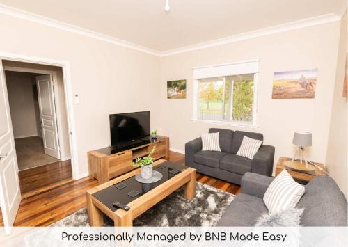 Orange East House | Kinross on Cox - Cosy Family Home