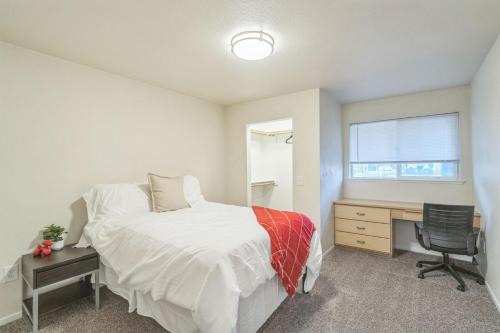 Harlow Apartment | Kinsrow Spacious Apartment in Prime Location