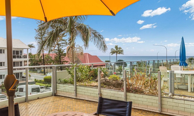 Coolangatta Apartment | Kirra Gardens 5 - Kirra Point Beachfront - Min. 3. Night Stays!