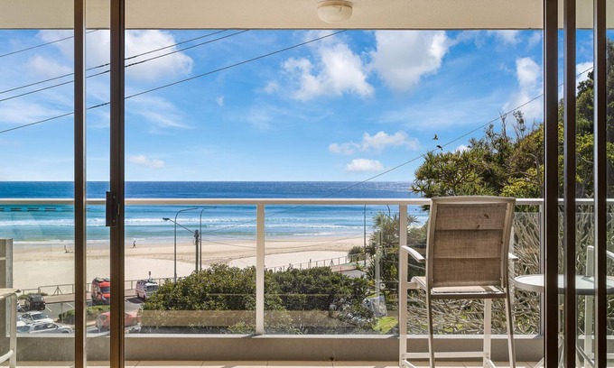 Coolangatta Apartment | Kirra Gardens Unit 11 On Kirra Beachfront with ocean views and Wi-Fi included