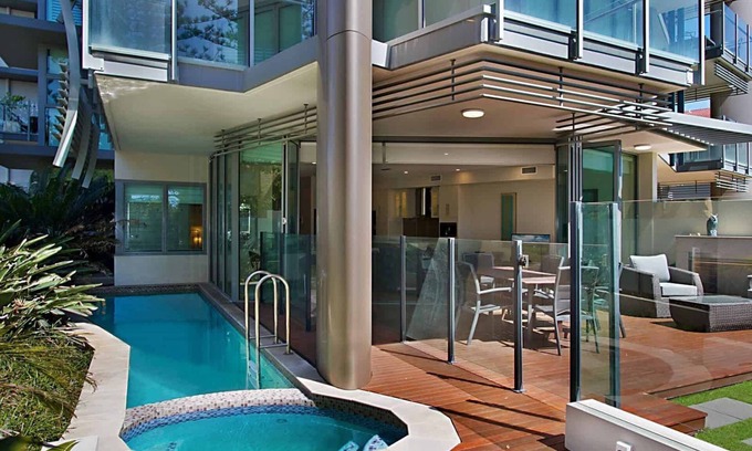 Bilinga Apartment | Kirra Wave 102 - Luxury beachfront at North Kirra - Min. 3 night stays!