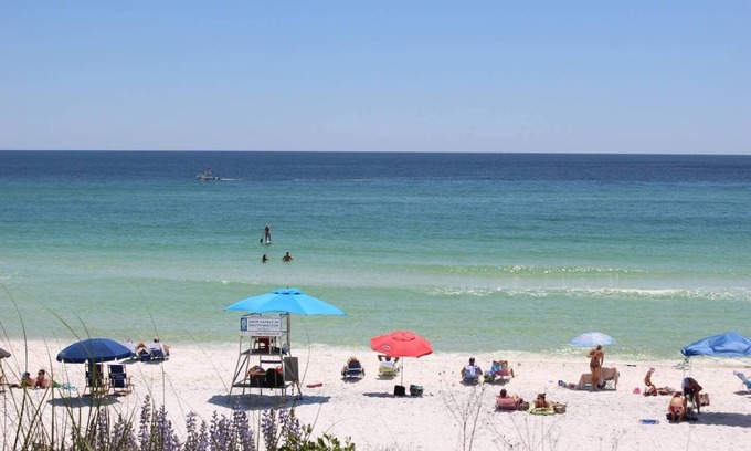 Gulf Place Condo | KITCHEN UPDATED 'Gulfview' 1bd/1.5 condo, Private Beach Access & Usage