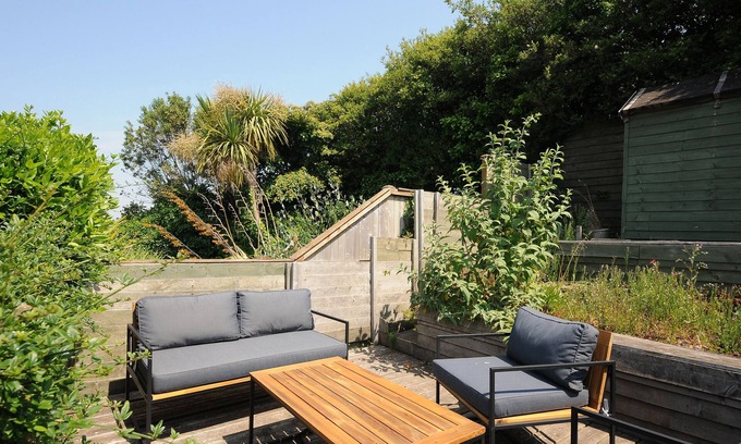 Polruan House | KITTIWAKE, pet friendly, character holiday cottage in Polruan