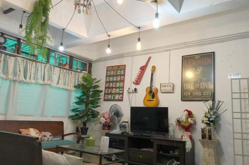 Kampung Cantik Apartment | Kitty Home Near to Penang Hill