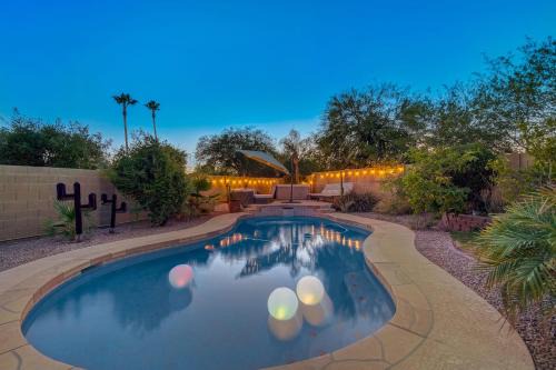 Superstition Springs House | Kiva Cove Pool & Sun Loungers on the Patio