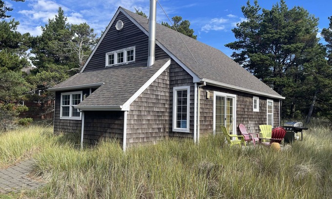 Kiwanda Shores House | Kiwanda Cabana #176 - Steps to the beach, fun, sunny home! Dog OK.