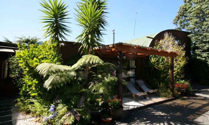 Aongatete Cabin | Kiwi Bush Haven at Crindau Lodge