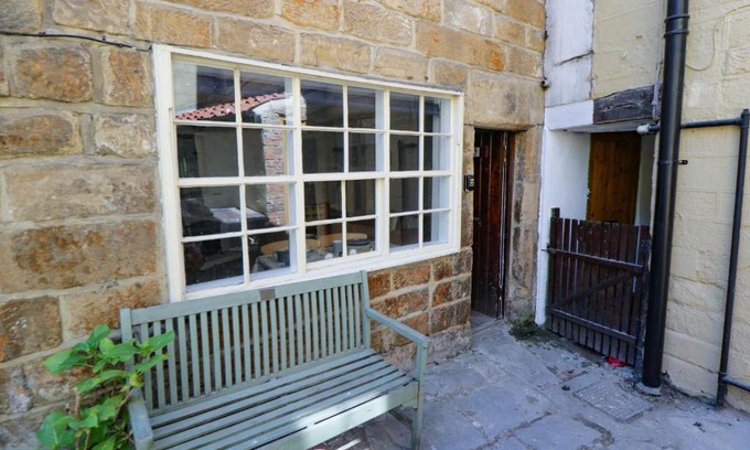 Whitby House | Kiwi Cottage