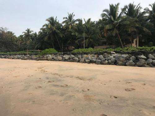 Kannur House | Kizhunna rock beach house