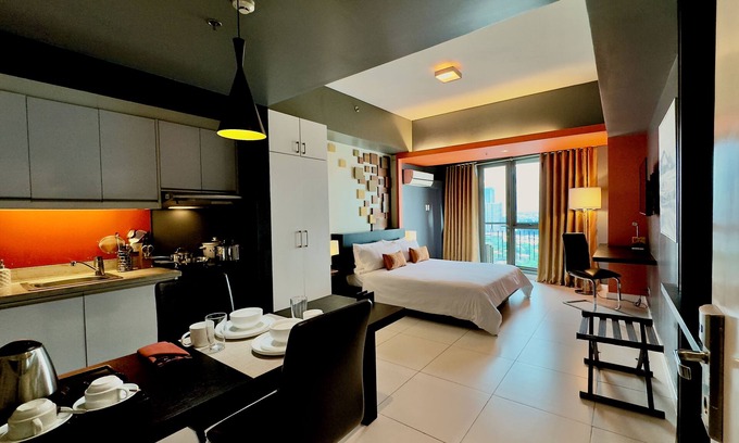 Legazpi Village Condo | KL Tower - Cozy & Spacious Studio Deluxe near Greenbelt Mall