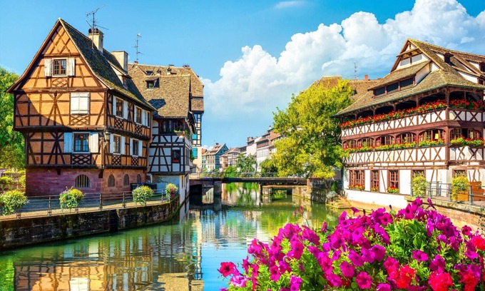 Strasbourg Apartment | kleber les halles 64m2 city center 2br
