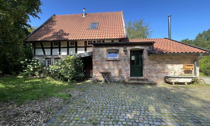 Detmold Apartment | Kleine Ferienwohnung mit Kaminofen Mitten im Grünen