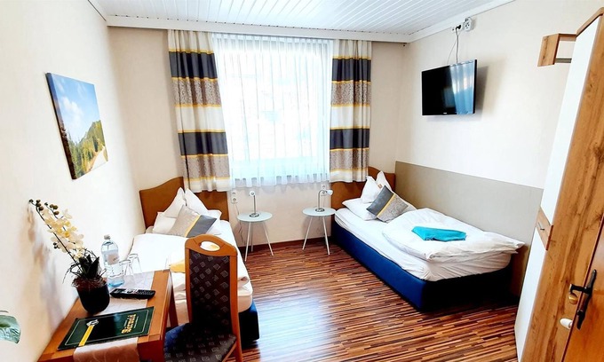 Seeboden Cottage | Kleines Doppelzimmer Alleeblick - Gästehaus Bärwald