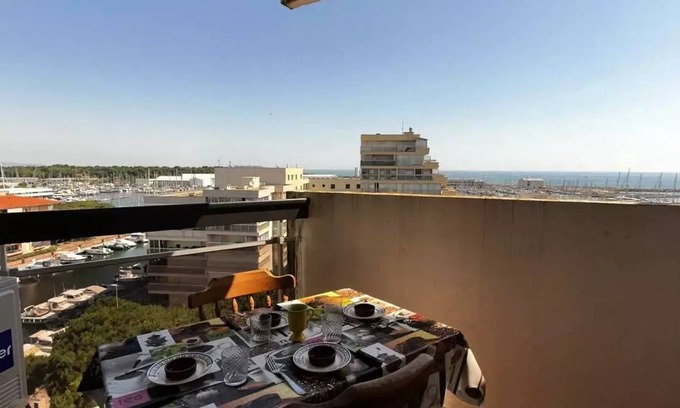 Le Port Apartment | Klimatisierte Kabine mit Blick auf den Yachthafen - Canet Port, 4 Personen