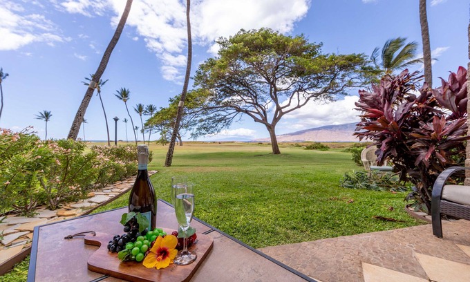 Kihei Condo | KM 114 2BD Oceanfront Condo w Ocean Views AC Pool