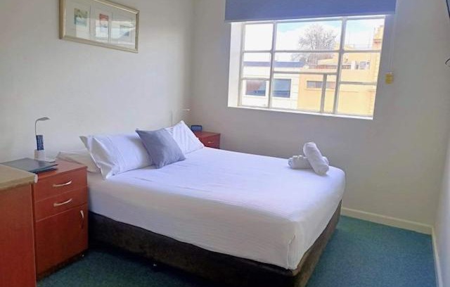 Bathurst Hotel | Knickerbocker Hotel
