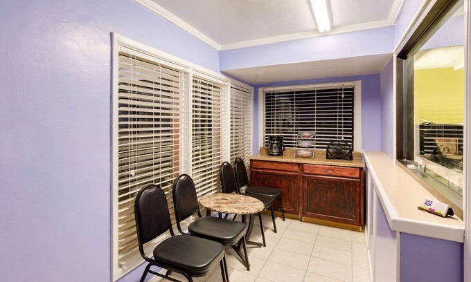 Big Spring Hotel | Knights Inn Big Spring