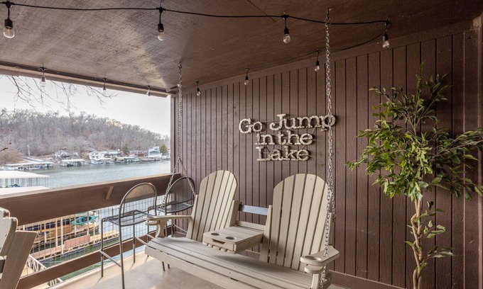Osage Beach Condo | Knolls 0914 - Updated Waterfront Condo!