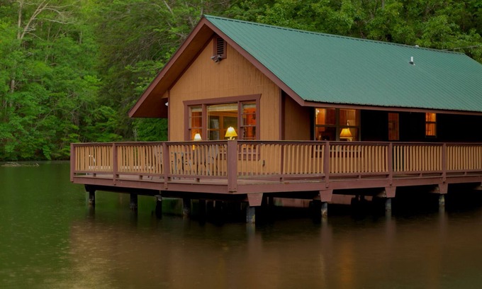 Helen Cabin | Knott's Landing - One-of-a-kind floating water cabin, 15 minutes from Helen, GA