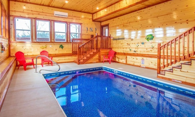 Gatlinburg - Pigeon Forge Cabin | "Know Your Dreams" Private Heated Indoor Pool w/Theatre Room & a Hot Tub!