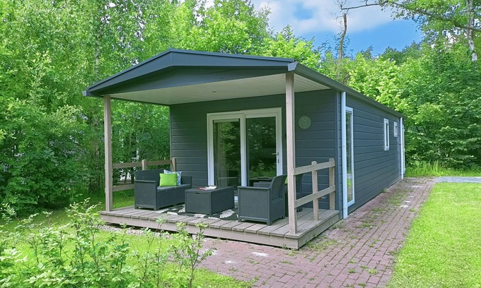 Municipality of Ooststellingwerf Ski Chalet | Knus 4 Persoons Chalet met 4 Leenfietsen Nabij Natuurgebieden