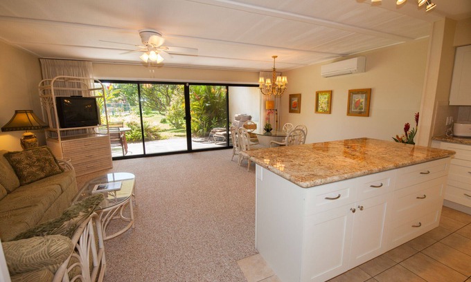 Kihei Condo | Koa Resort 1D- Special location- private and quiet- Air conditioning!
