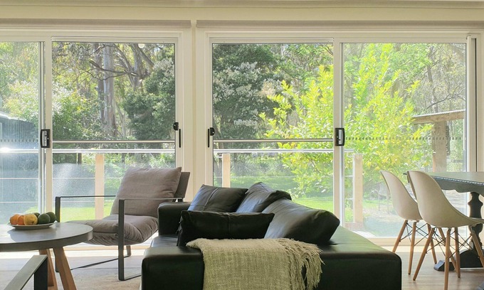 Raymond Island House | Koalas Songs - Watch Koalas and Roos right from your backyard