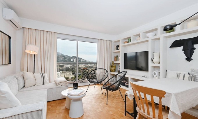 Mazargues Apartment | KOENIG - Appartement moderne avec vue panoramique