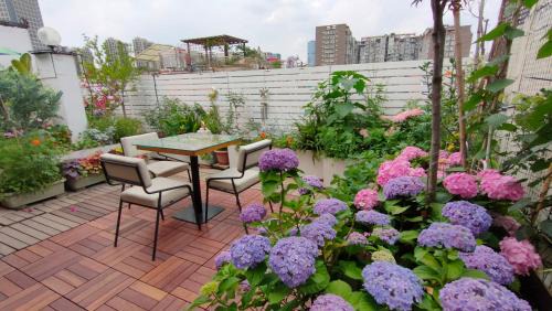 Jinjiang House | koko's garden and cats -4mins walk from jingjusi metro st ation, English-speaking service