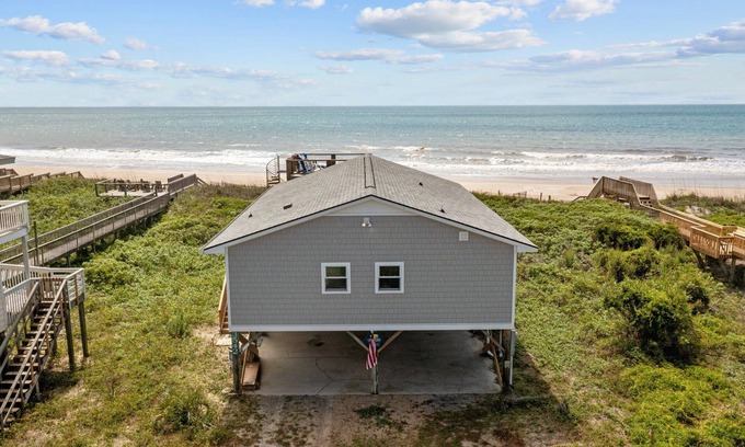 North Topsail Beach House | Kokomo #105 - Quintessential Oceanfront Cottage w/Private Beach Access!