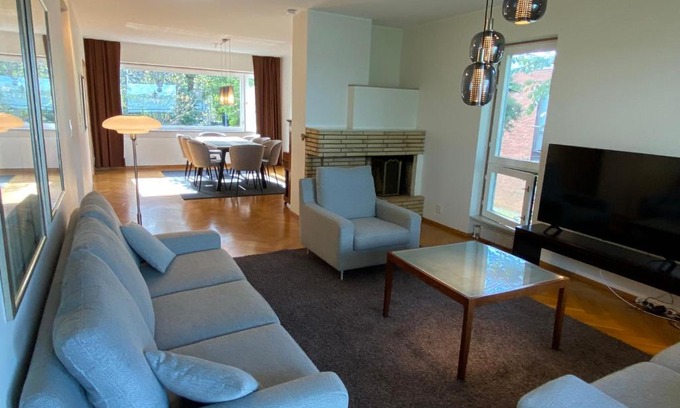 Etelainen District Apartment | Kolme makuuhuonetta Merenrannalla Lauttasaaressa