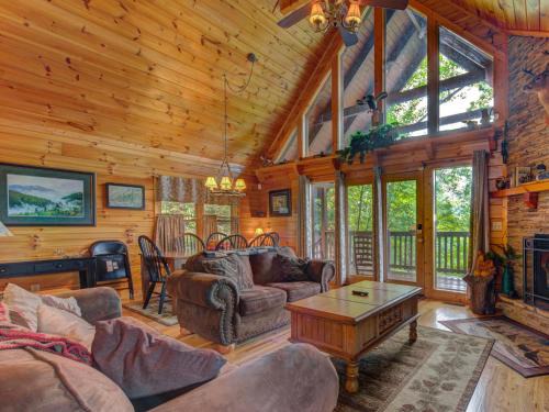 Black Bear Falls House | Komfy Kozy