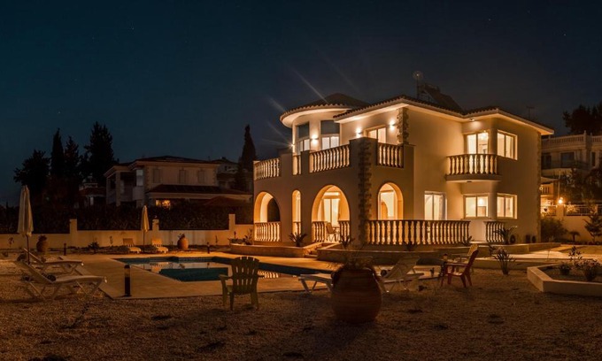 Argaka Villa | Komissa Villa