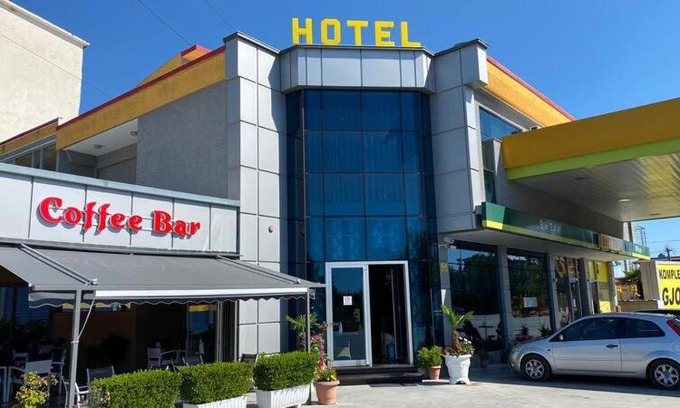 Mbrostar-Urë Hotel | Kompleksi GJONI