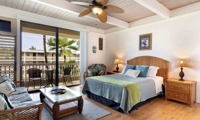 Kailua-Kona Condo | Kona Bali Kai 362 – For 4 Guests