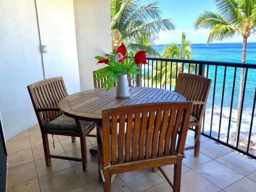 Kailua-Kona Apartment | Kona by the Sea Oceanfront Condo KBTS407