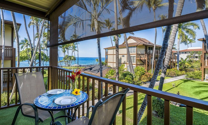 Kailua-Kona Condo | Kona Isle C28. Corner Unit, 2nd Floor, Ocean Views, & Air Conditioning!