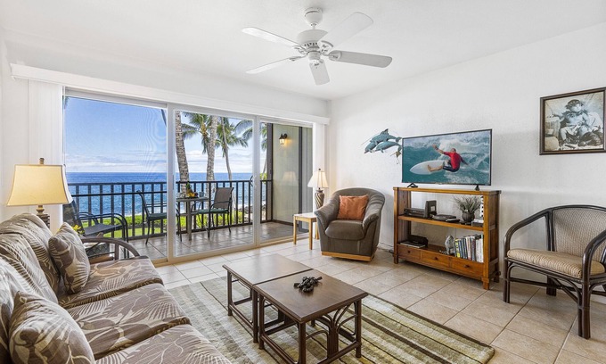 Kailua-Kona Condo | Kona Isle E-24 Direct Ocean front coner unit 2nd Floor,Sleeps 4, Spectacular