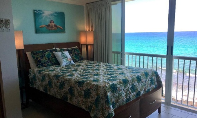 Kahaluu Bay Condo | Kona Magic Sands Oceanfront Studio #307 with COOL A/C