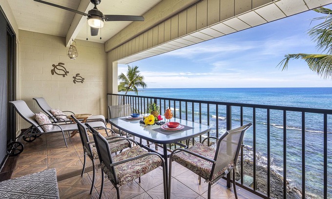 Kailua-Kona Condo | Kona Oceanfront Penthouse Condo: Remodeled, AC, Crashing Waves, Sunsets, Turtles