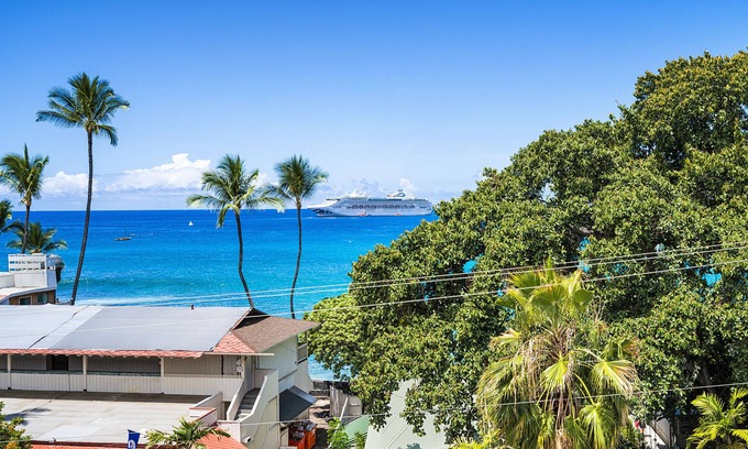 Historic Kailua Village Condo | Kona Plaza#202 2ND FLOOR OCEAN VIEW IN HEART OF KONA TOWN! AC & Elevators!