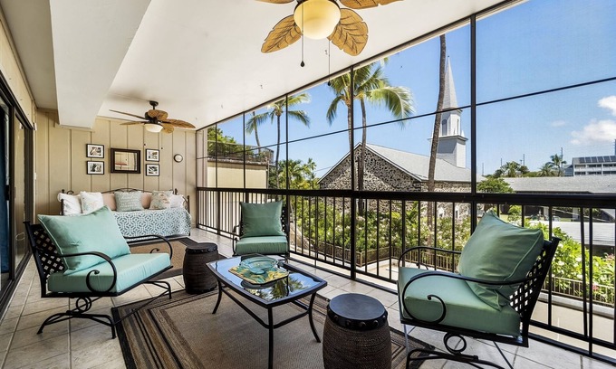 Historic Kailua Village Condo | Kona Plaza#215 Remodeled unit IN HEART OF KONA TOWN! AC & Elevators!