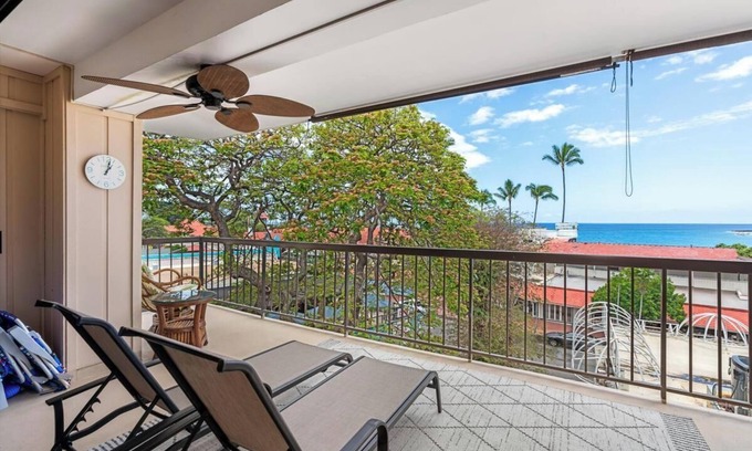 Historic Kailua Village Condo | Kona Plaza 301, Ocean Views and Renovated