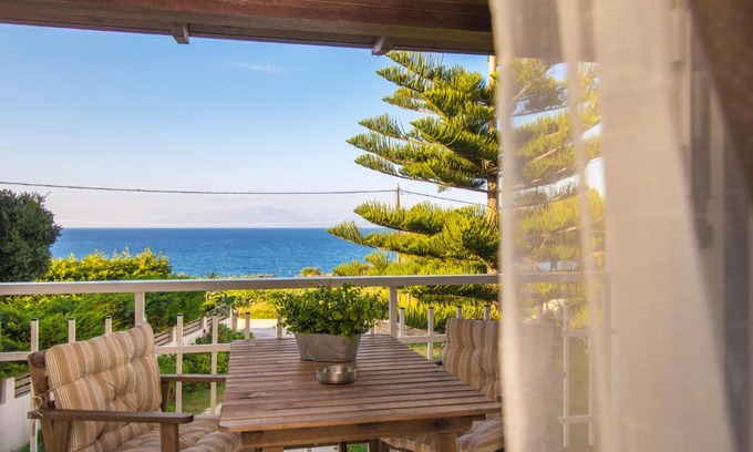 Tsilivi Apartment | Kondarini's Sea View Studios - Close to the beach, by ZanteWize