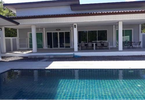 Ko Lanta Villa | Kongsai Private poolvilla in Klong Khong