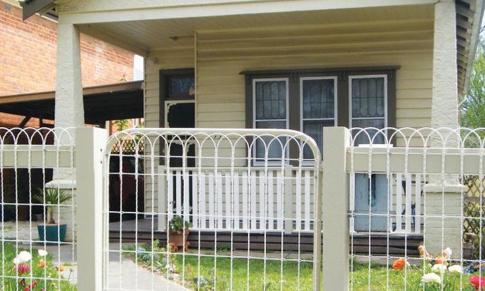 Castlemaine House | Kookaburra Cottage